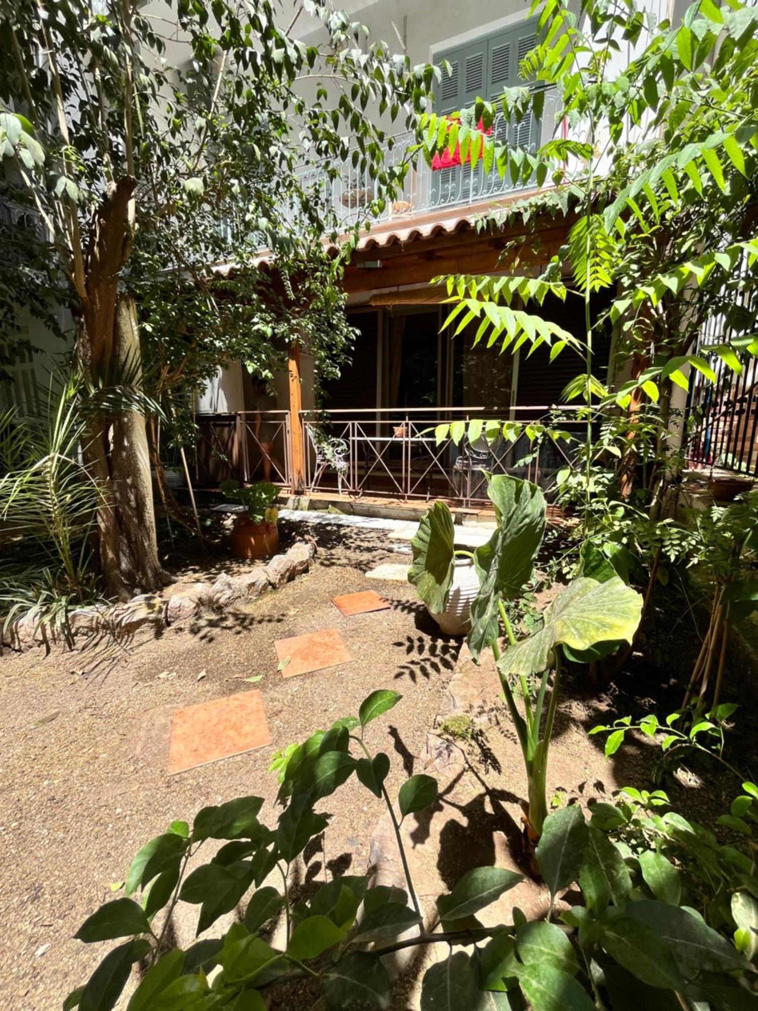 Quiet Apartment With Garden View In Kolonaki Athens Exterior photo