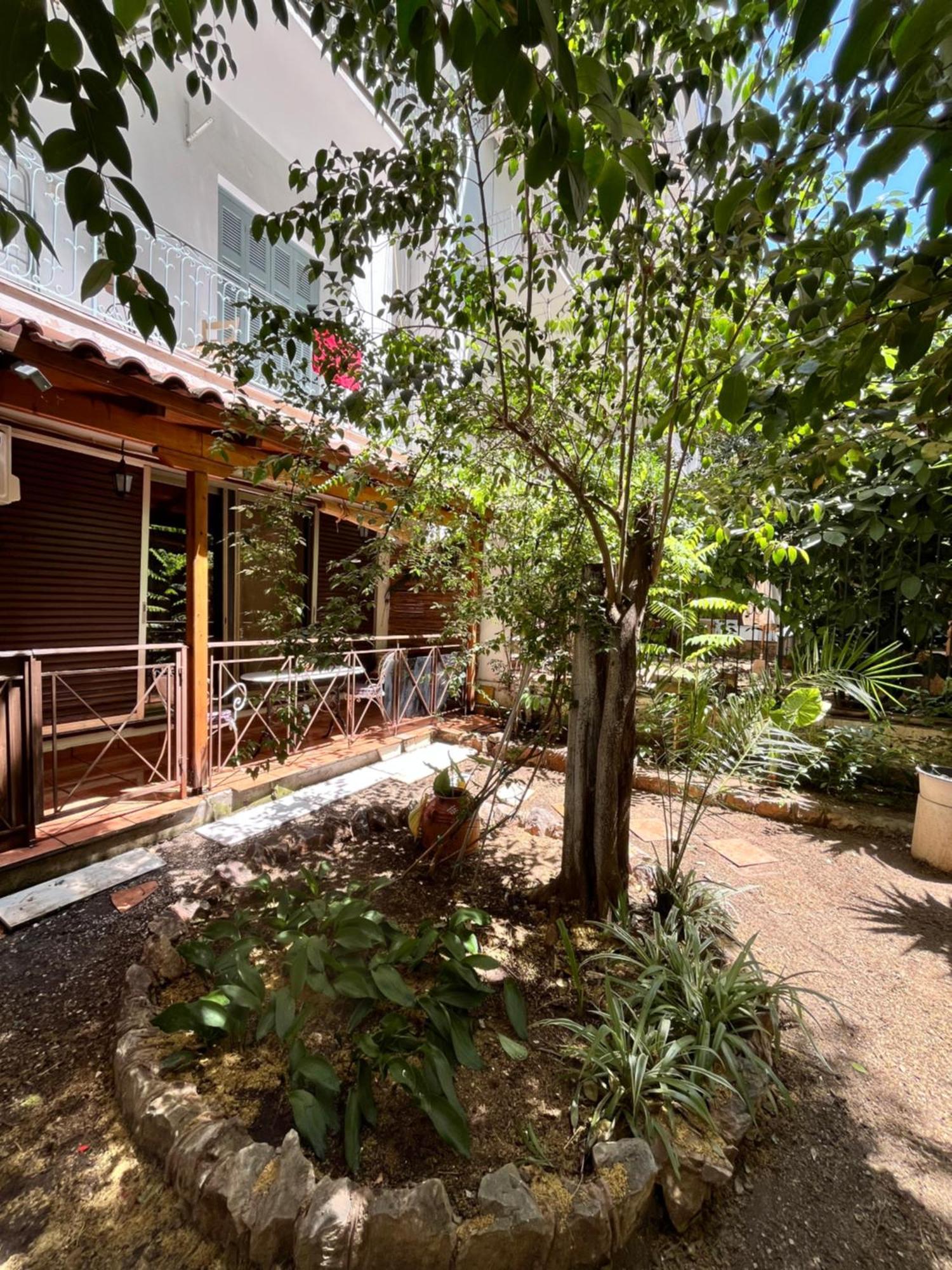 Quiet Apartment With Garden View In Kolonaki Athens Exterior photo